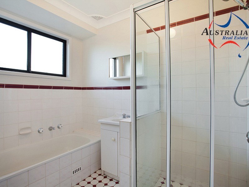 5 Kingfisher Way, St Clair NSW 2759