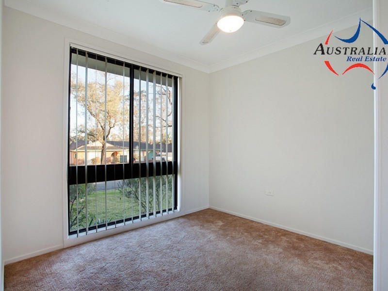 5 Kingfisher Way, St Clair NSW 2759