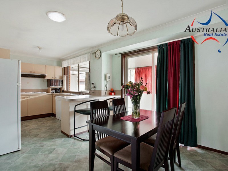 5 Tumut Place, St Clair NSW 2759