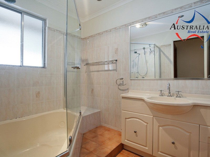 13 Alexandra Circuit, St Clair NSW 2759