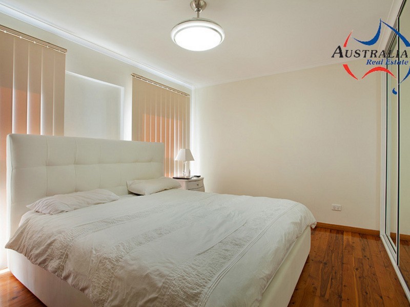 13 Alexandra Circuit, St Clair NSW 2759