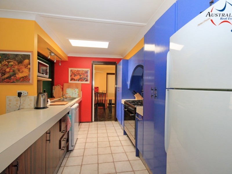 1 Plover Close, St Clair NSW 2759