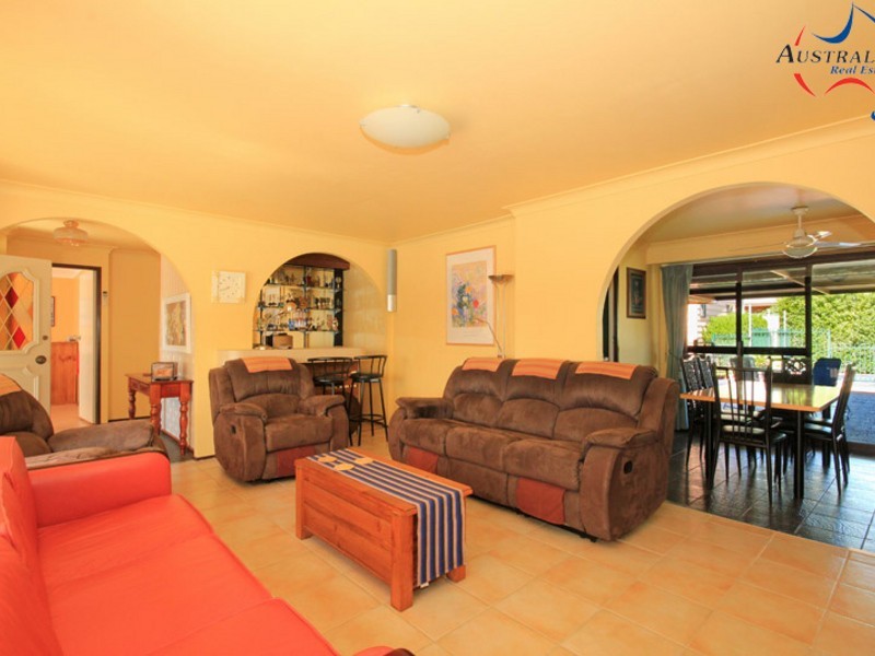 1 Plover Close, St Clair NSW 2759