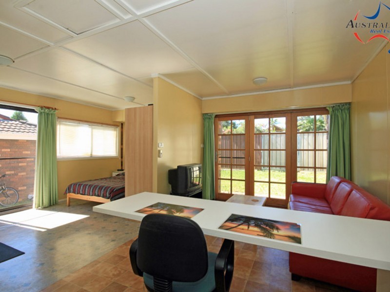 1 Plover Close, St Clair NSW 2759