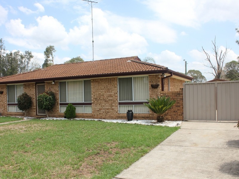 89 Rotorua Road, St Clair NSW 2759