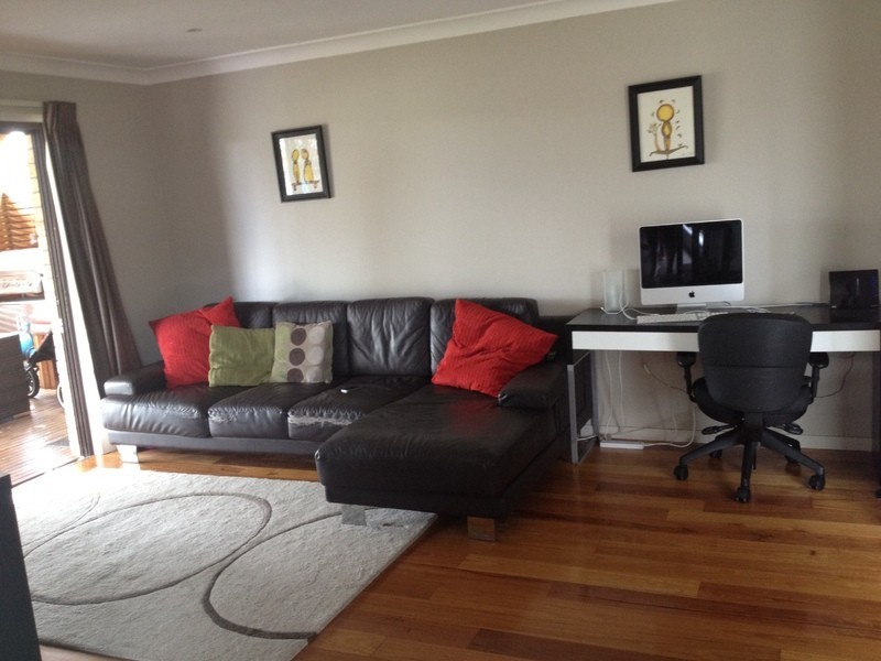 9 McCabe Close, St Clair NSW 2759