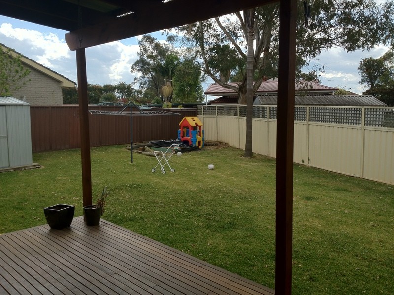 9 McCabe Close, St Clair NSW 2759