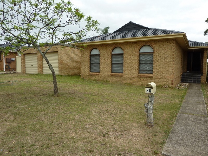 86 Melville Road, St Clair NSW 2759