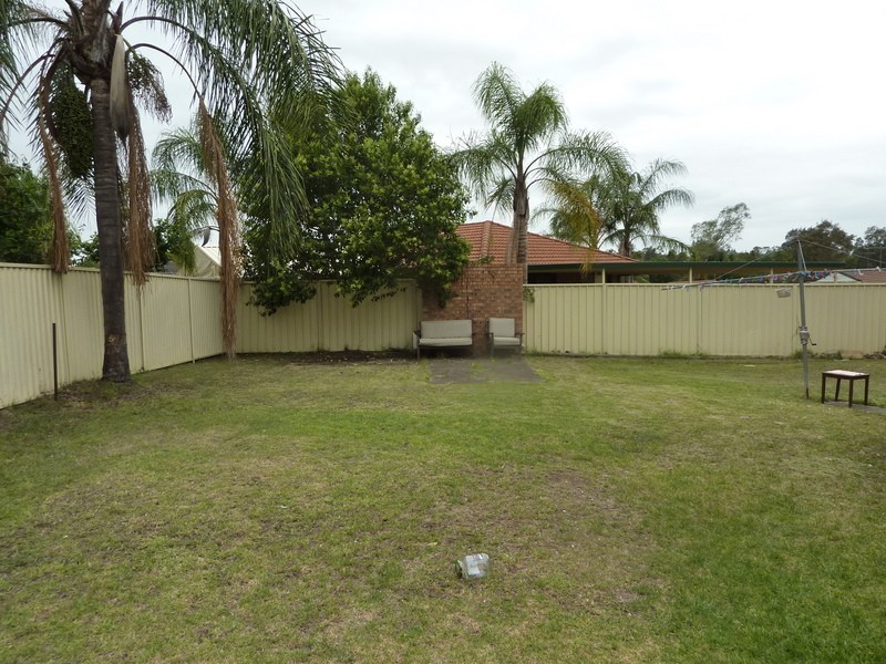 86 Melville Road, St Clair NSW 2759