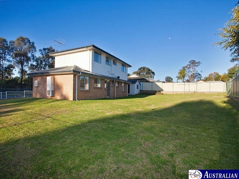 7 Newtimber Circuit, St Clair NSW 2759