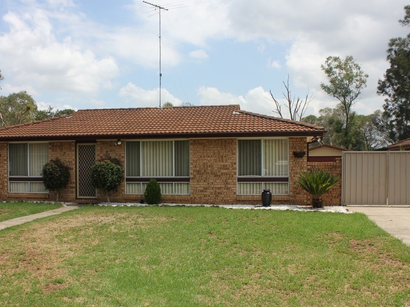 89 Rotorua Road, St Clair NSW 2759