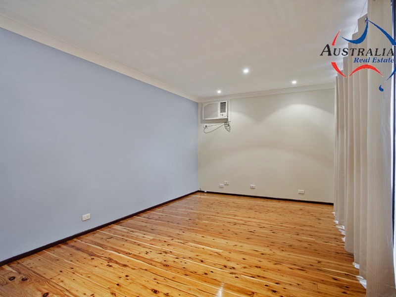 3 Macina Pl, St Clair NSW 2759