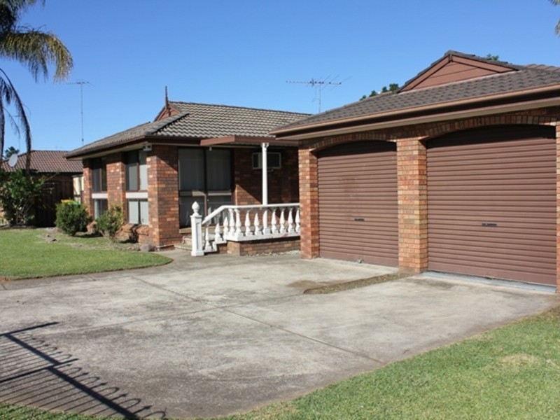 232 Banks Drive, St Clair NSW 2759