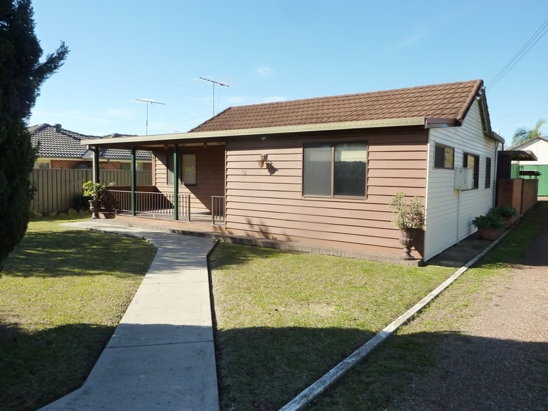 52 College Street, Cambridge Park NSW 2747