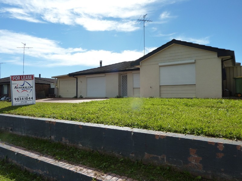 65 Banks Drive, St Clair NSW 2759