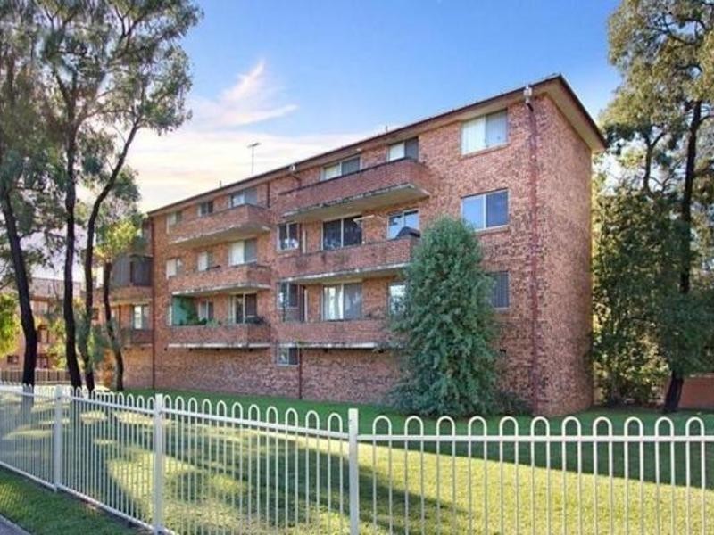 8/165 Derby Street, Penrith NSW 2750