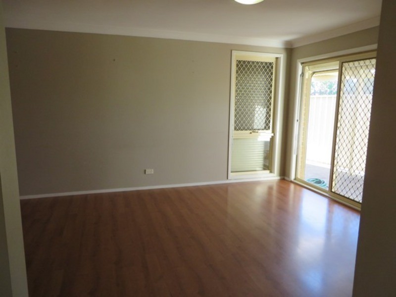 3 Dione Court, St Clair NSW 2759