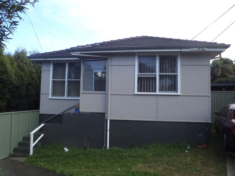 30  Funda Cres, Lalor Park NSW 2147