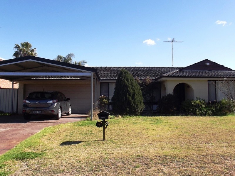 4 Como Close, St Clair NSW 2759