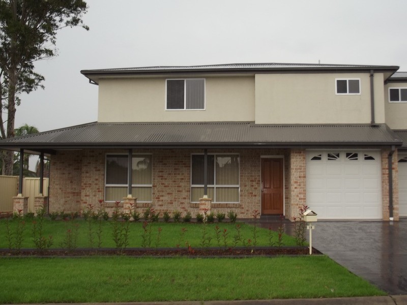 18 Maroni Place, St Clair NSW 2759