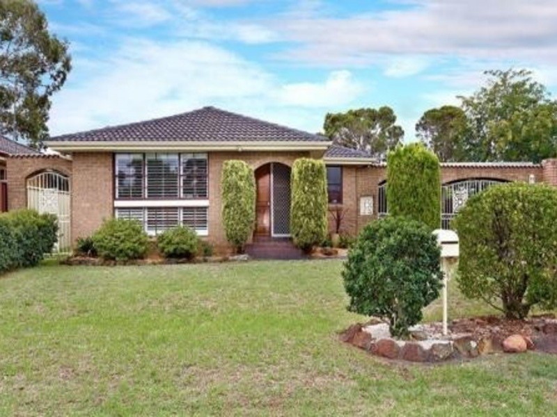 25  Rochford, St Clair NSW 2759