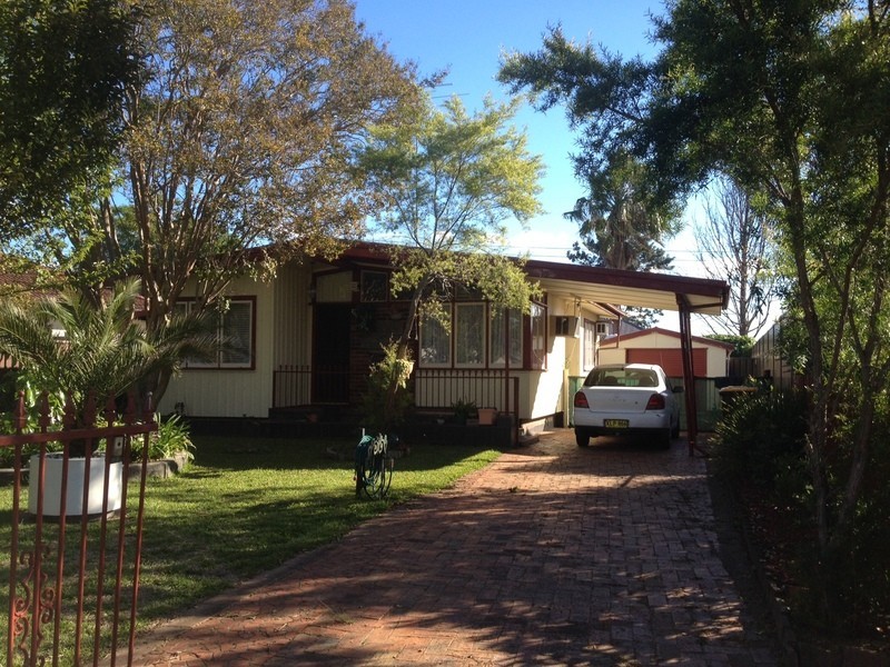 22 Gasmata Cres, Whalan NSW 2770