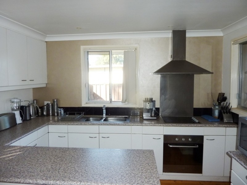 32 Blackwell Avenue, St Clair NSW 2759