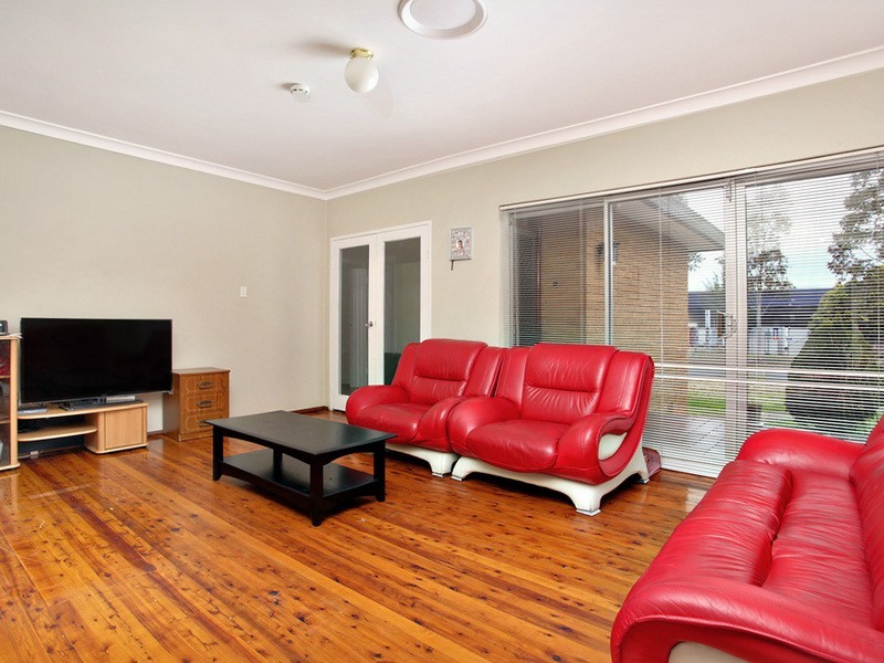 18 Glossop Street, St Marys NSW 2760