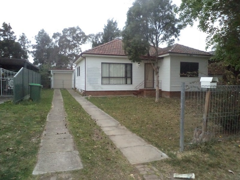 2 Braddon Street, Oxley Park NSW 2760