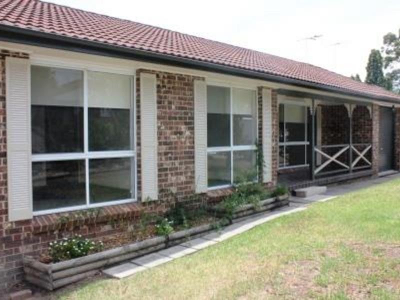 14 Harvey Circuit, St Clair NSW 2759