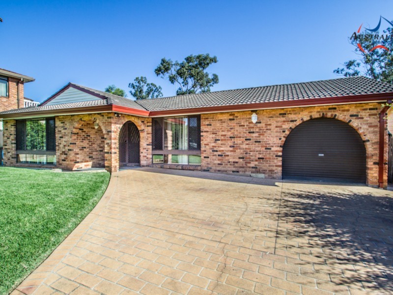 16 Kingfisher Way, St Clair NSW 2759