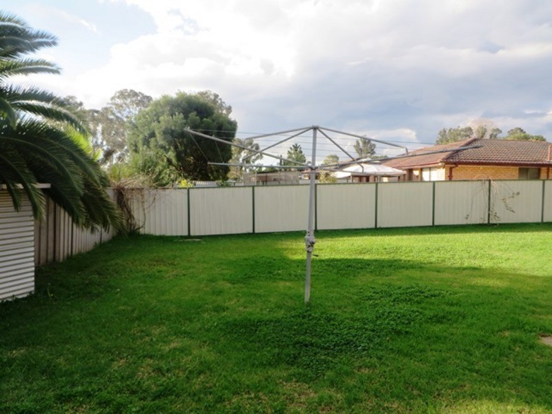 62 Shakespeare Drive, St Clair NSW 2759