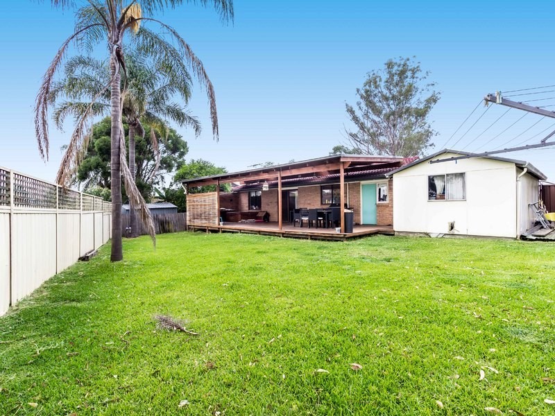 9 McCabe Place, St Clair NSW 2759