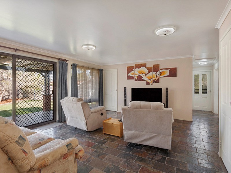 4 Raleigh Close, St Clair NSW 2759