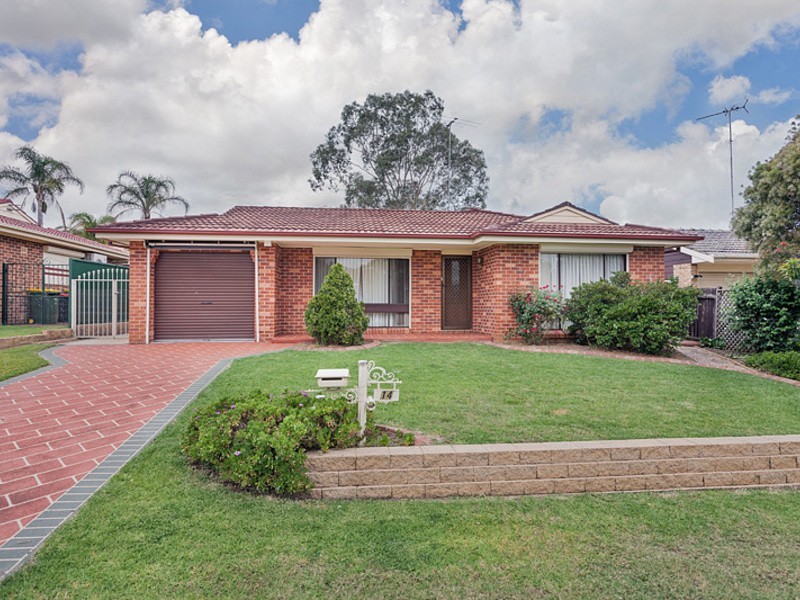 14 Pine Creek Circuit, St Clair NSW 2759