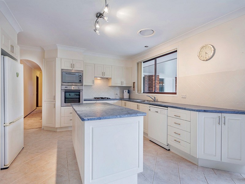 14 Pine Creek Circuit, St Clair NSW 2759
