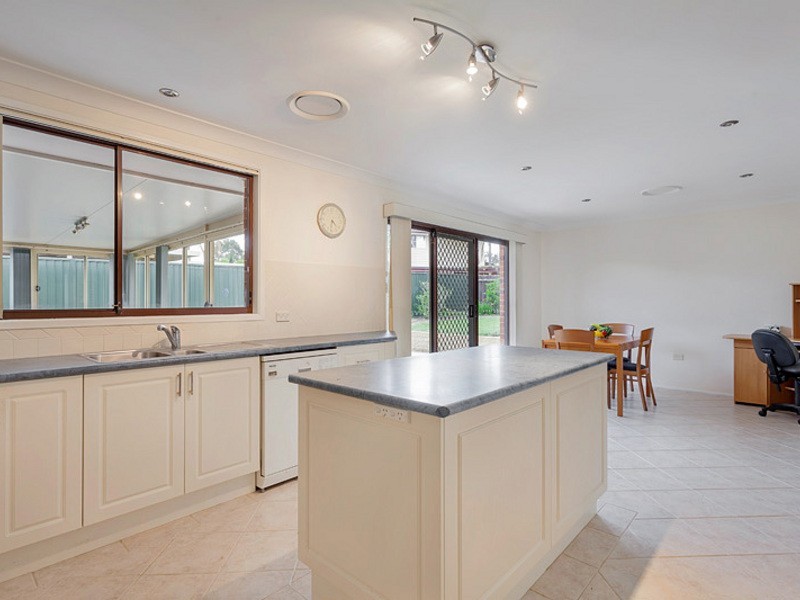 14 Pine Creek Circuit, St Clair NSW 2759
