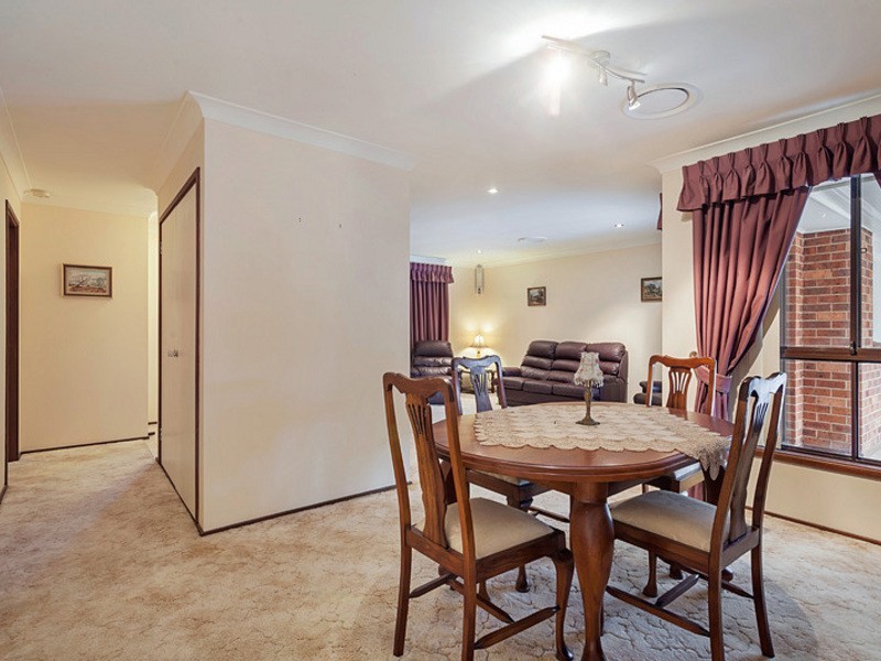 14 Pine Creek Circuit, St Clair NSW 2759