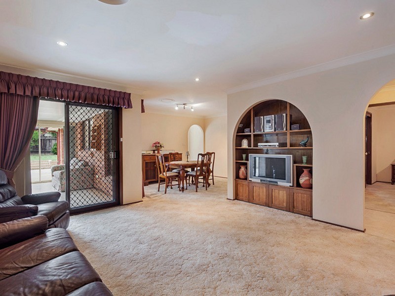 14 Pine Creek Circuit, St Clair NSW 2759