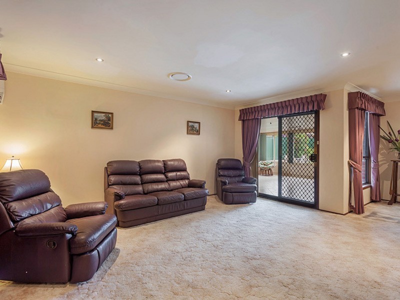 14 Pine Creek Circuit, St Clair NSW 2759