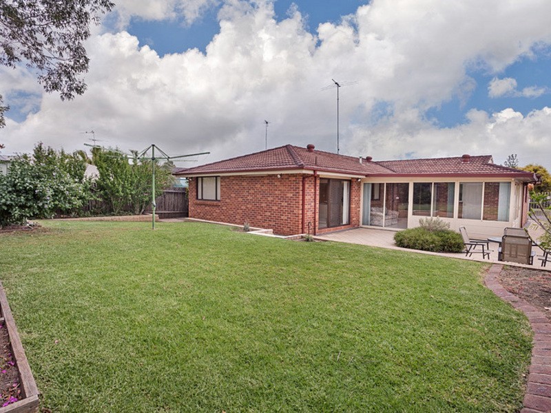 14 Pine Creek Circuit, St Clair NSW 2759