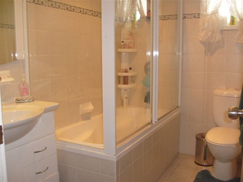 5 Wangaroa Crescent, Lethbridge Park NSW 2770