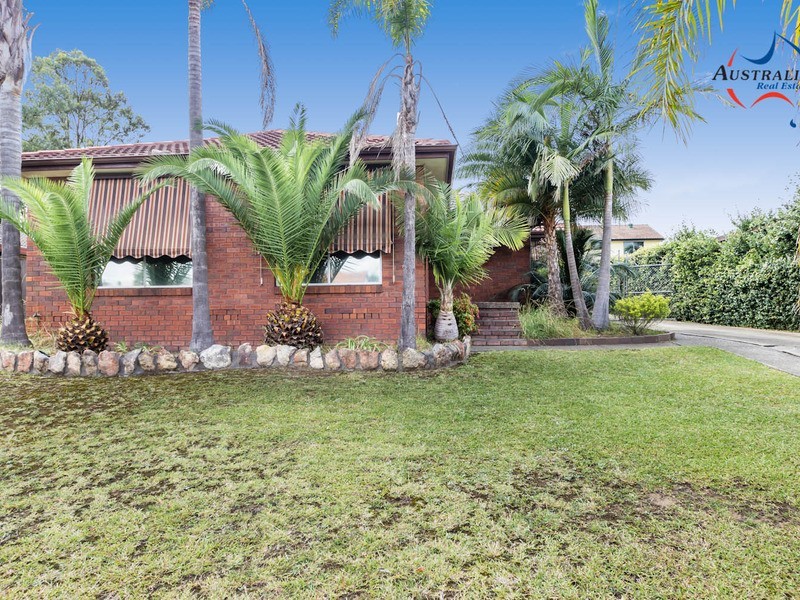 35 Menzies Circuit, St Clair NSW 2759