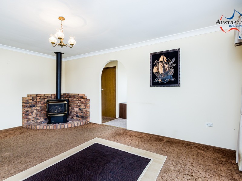 35 Menzies Circuit, St Clair NSW 2759