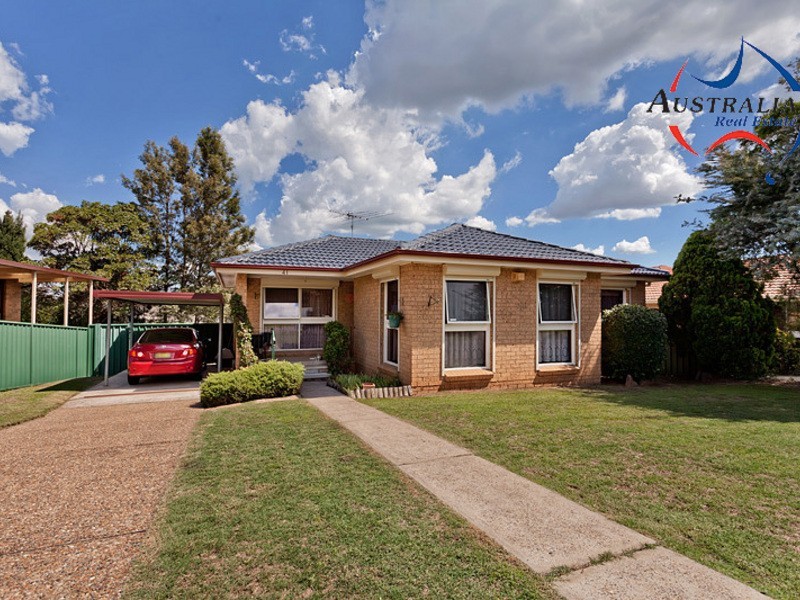 41 Dobell Circuit, St Clair NSW 2759