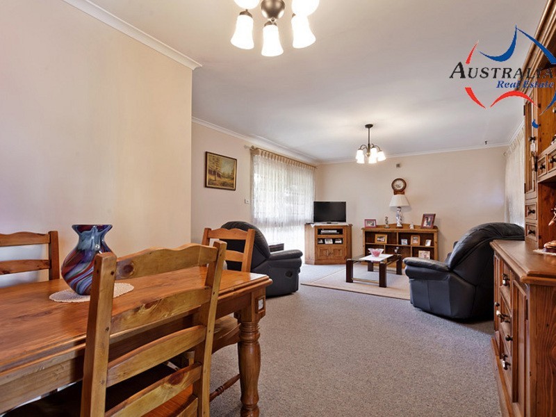 41 Dobell Circuit, St Clair NSW 2759