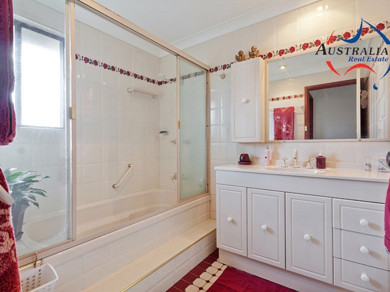 41 Dobell Circuit, St Clair NSW 2759