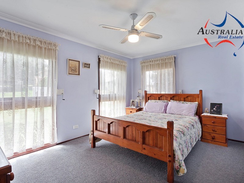 41 Dobell Circuit, St Clair NSW 2759