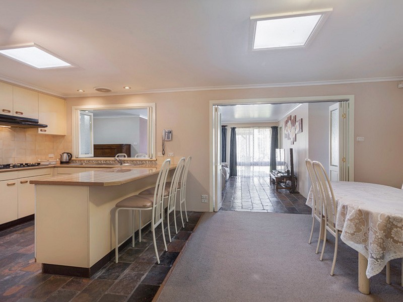 4 Raleigh Close, St Clair NSW 2759