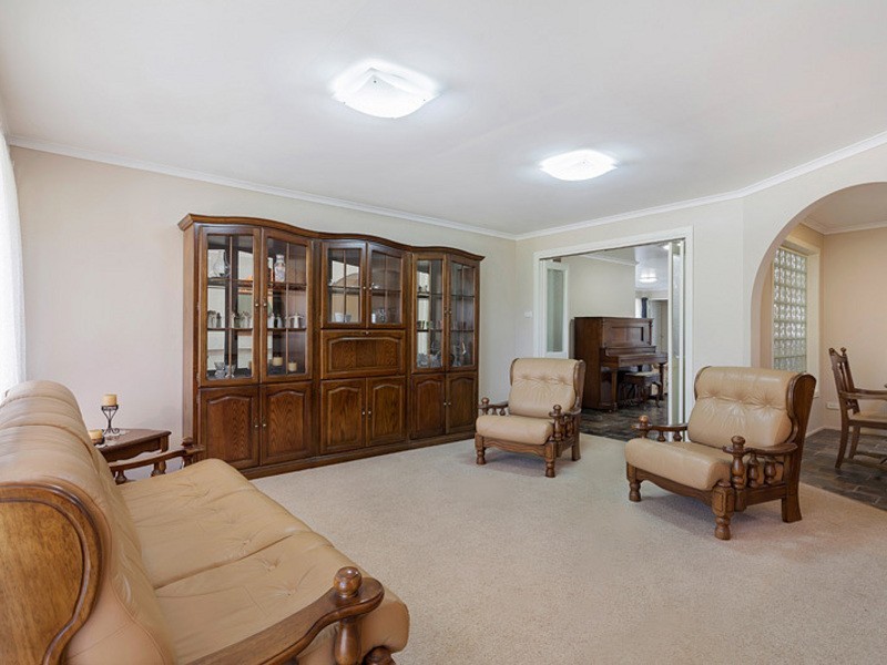4 Raleigh Close, St Clair NSW 2759